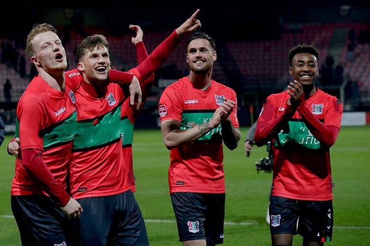 还让他自己 还让他自己